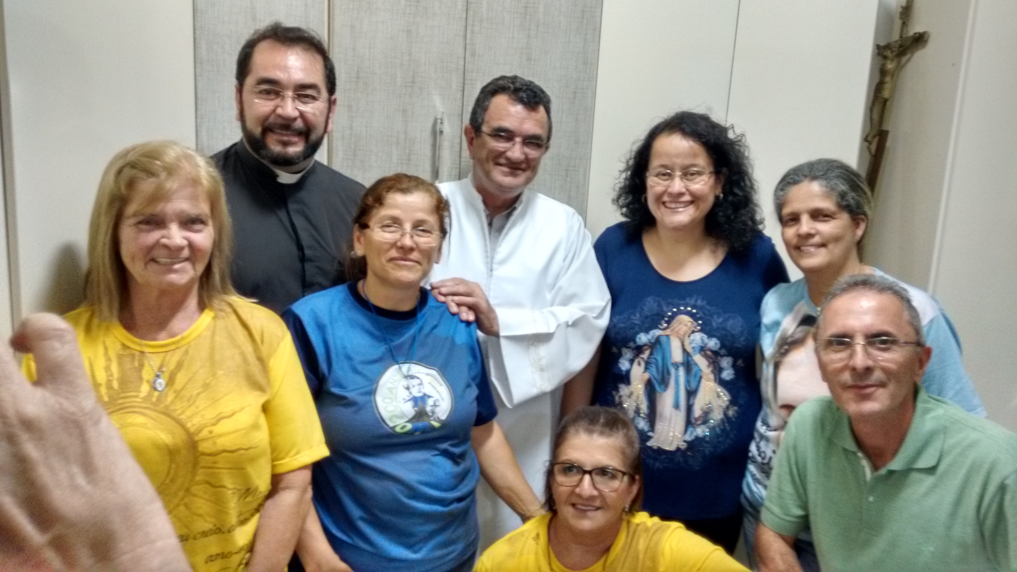 Ministros da Eucaristia da Par&oacute;quia Nossa Senhora das Gra&ccedil;as em Pindamonhangaba com o Pe. Ferdinando Mancilio, C.Ss.R.