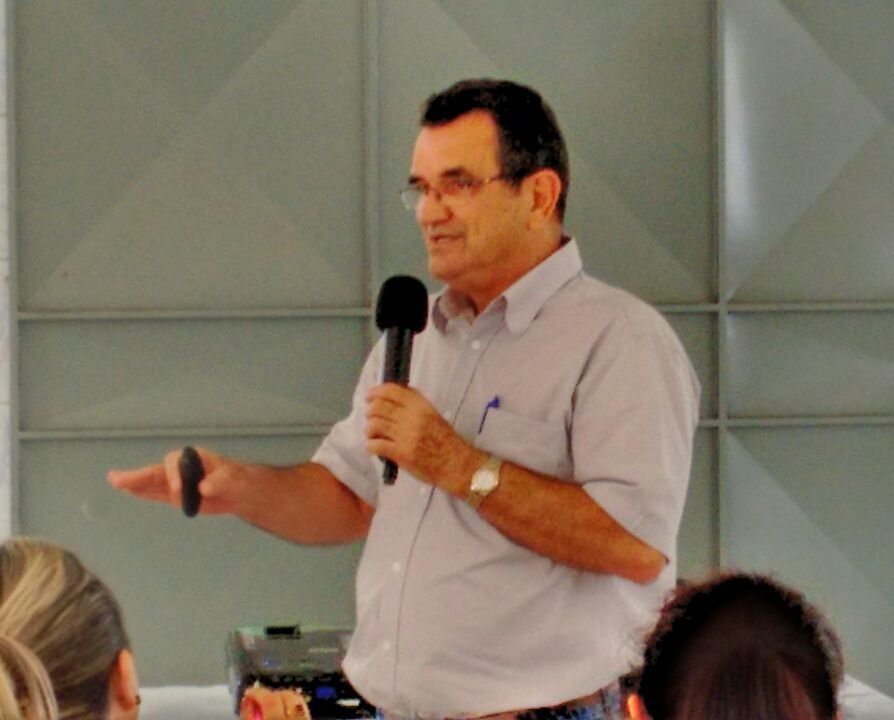 Padre Ferdinando Mancilio, C.Ss.R. em encontro de forma&ccedil;&atilde;o para ministros da eucaristia em Pindamonhangaba/SP